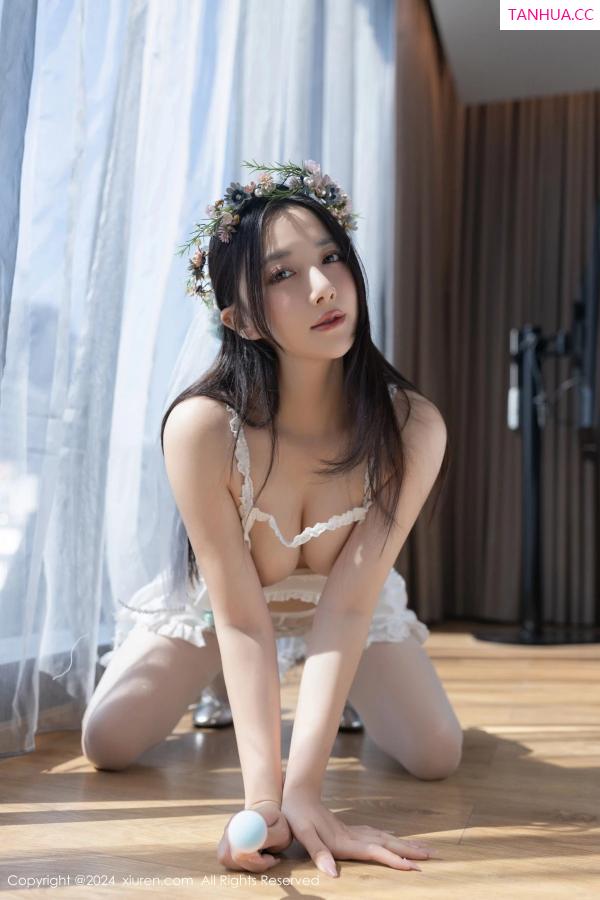 鱼子酱fish  [XiuRen]高清写真图 2024.03.08 No.8201 鱼子酱Fish 丝袜美腿第18张图片